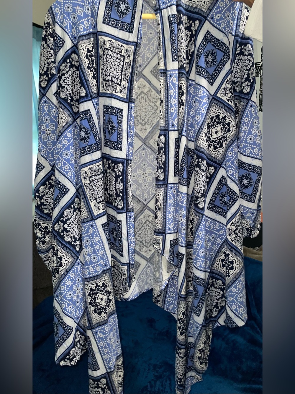 Blue & White Patterned Kimono-Style Outerwear